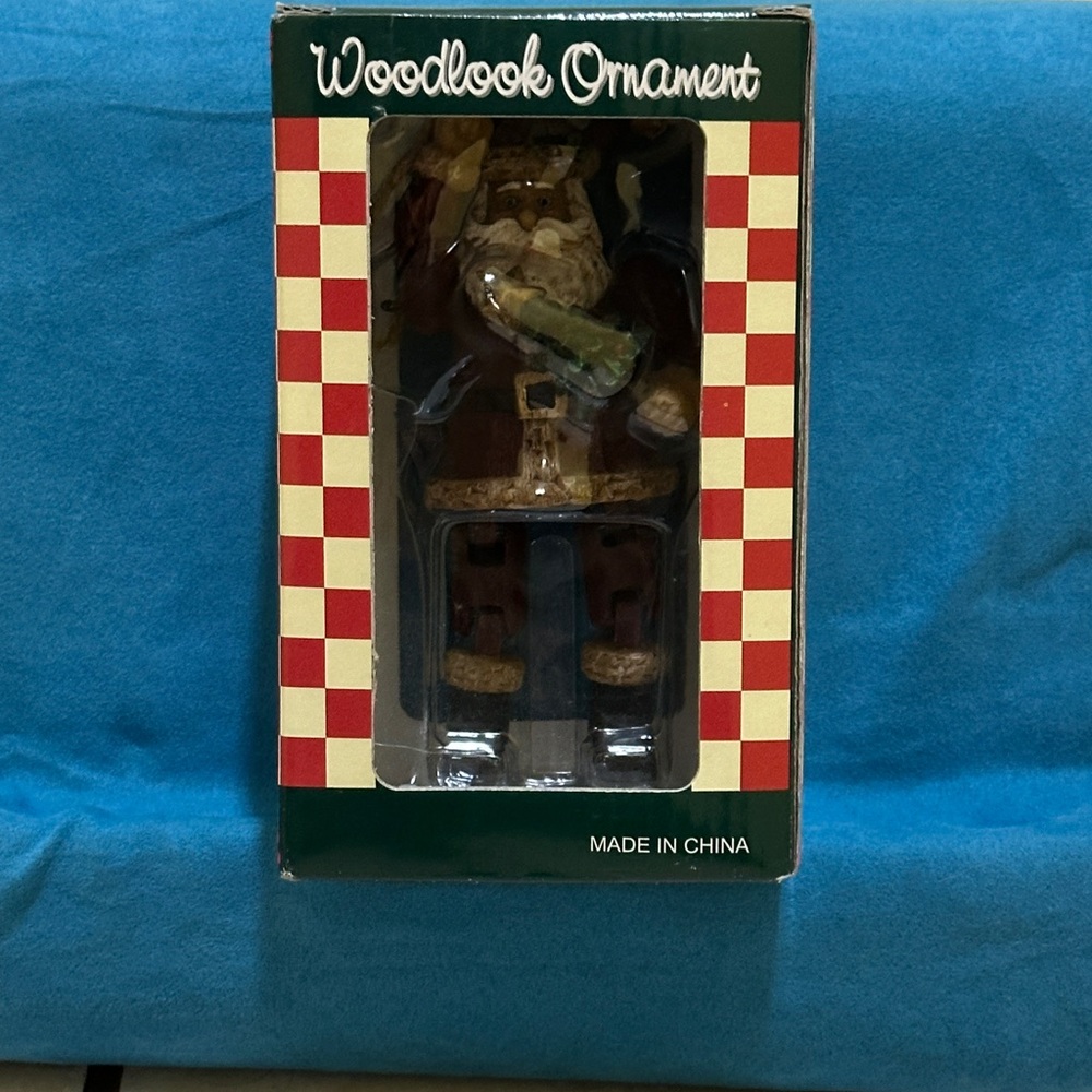 Woodlook Ornament - Brown and Black